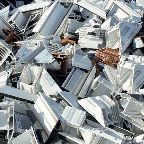 Mixed-colour uPVC manufacturing offcuts